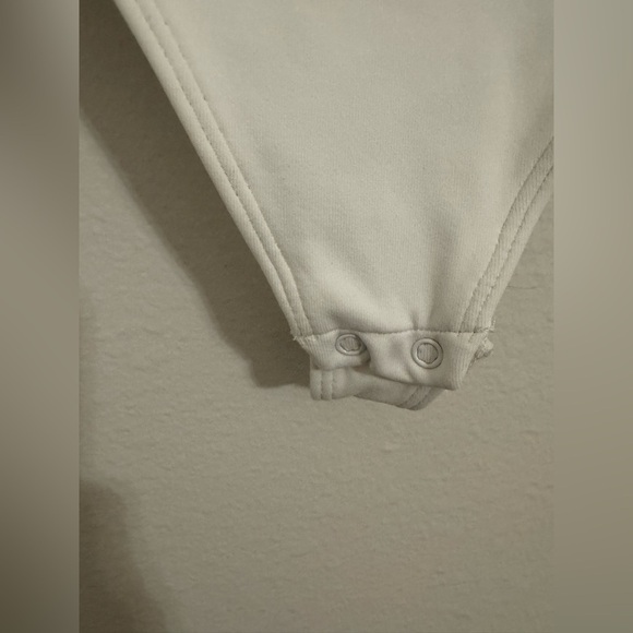 Aritzia Original Contour Squareneck Bodysuit White- Large - Picture 4 of 9